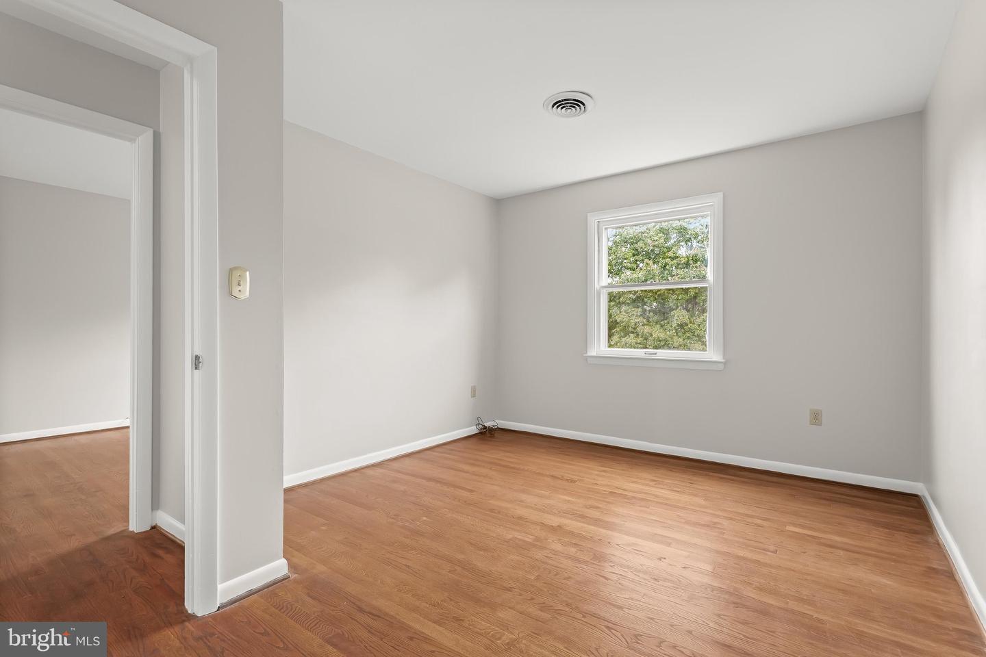 6903 Greenvale Ct Property Photo 25