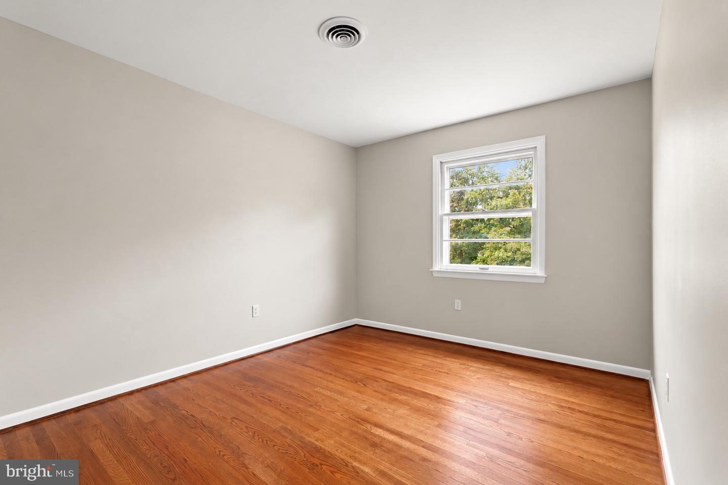 6903 Greenvale Ct Property Photo 29