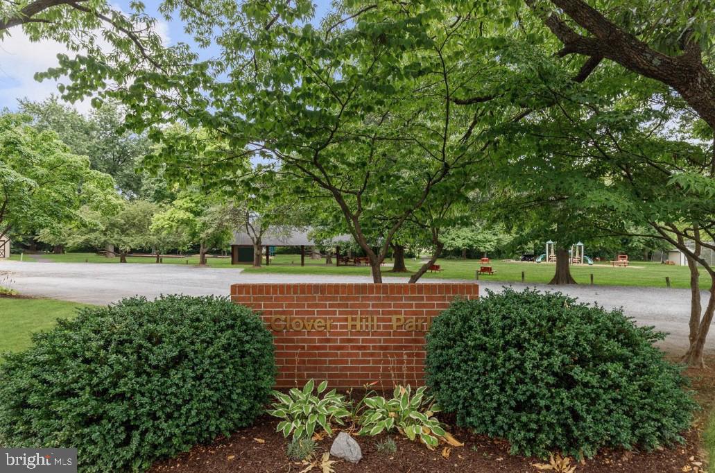 6903 Greenvale Ct Property Photo 41