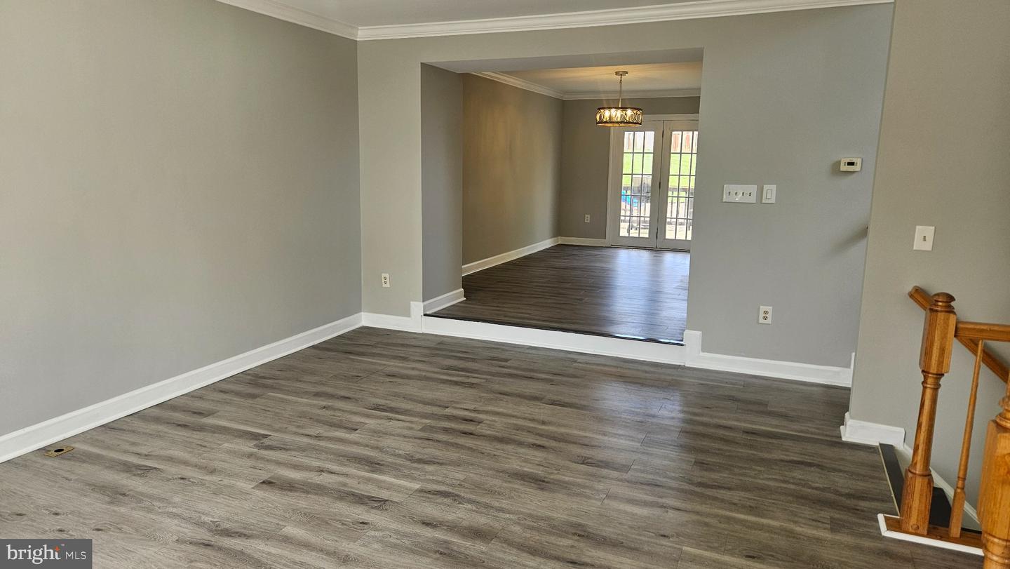 6089 Flagstone Ct Property Photo 4
