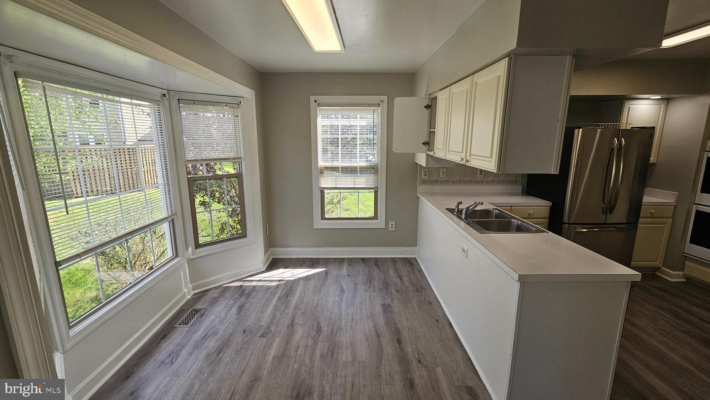6089 Flagstone Ct Property Photo 6
