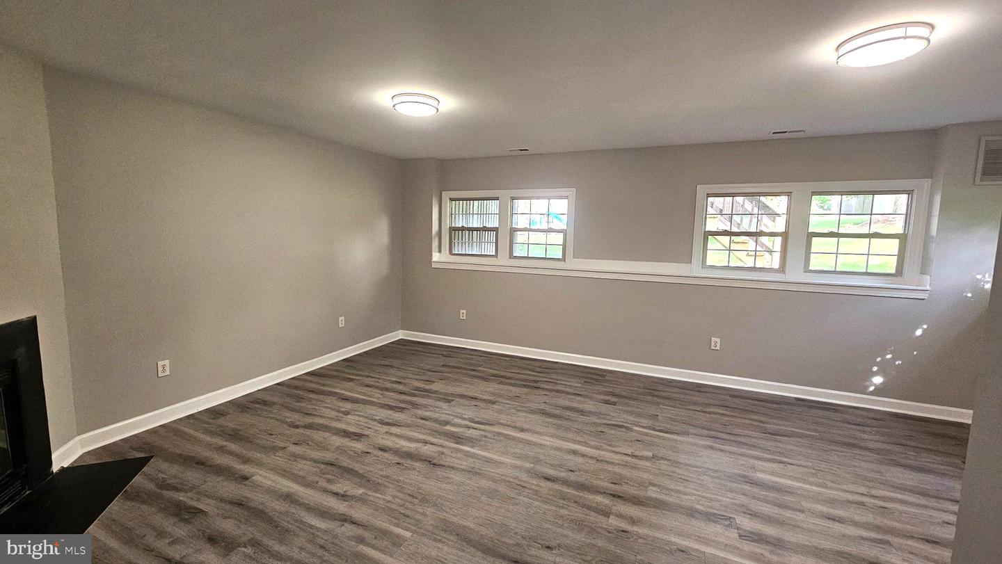 6089 Flagstone Ct Property Photo 25