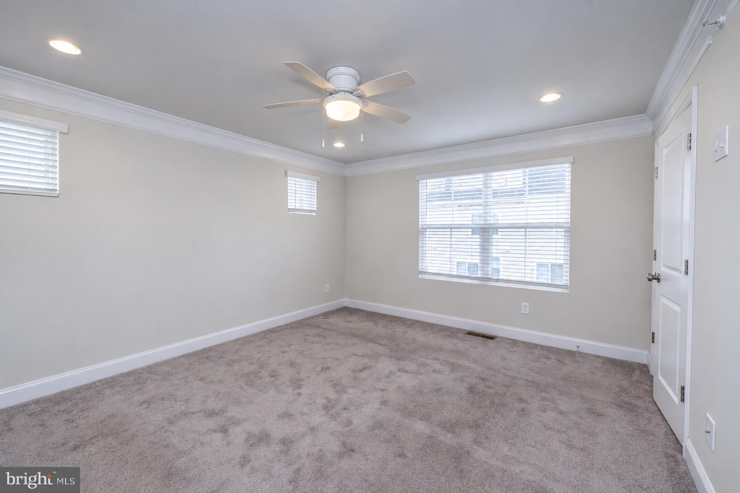 7155 Macon St Property Photo 24