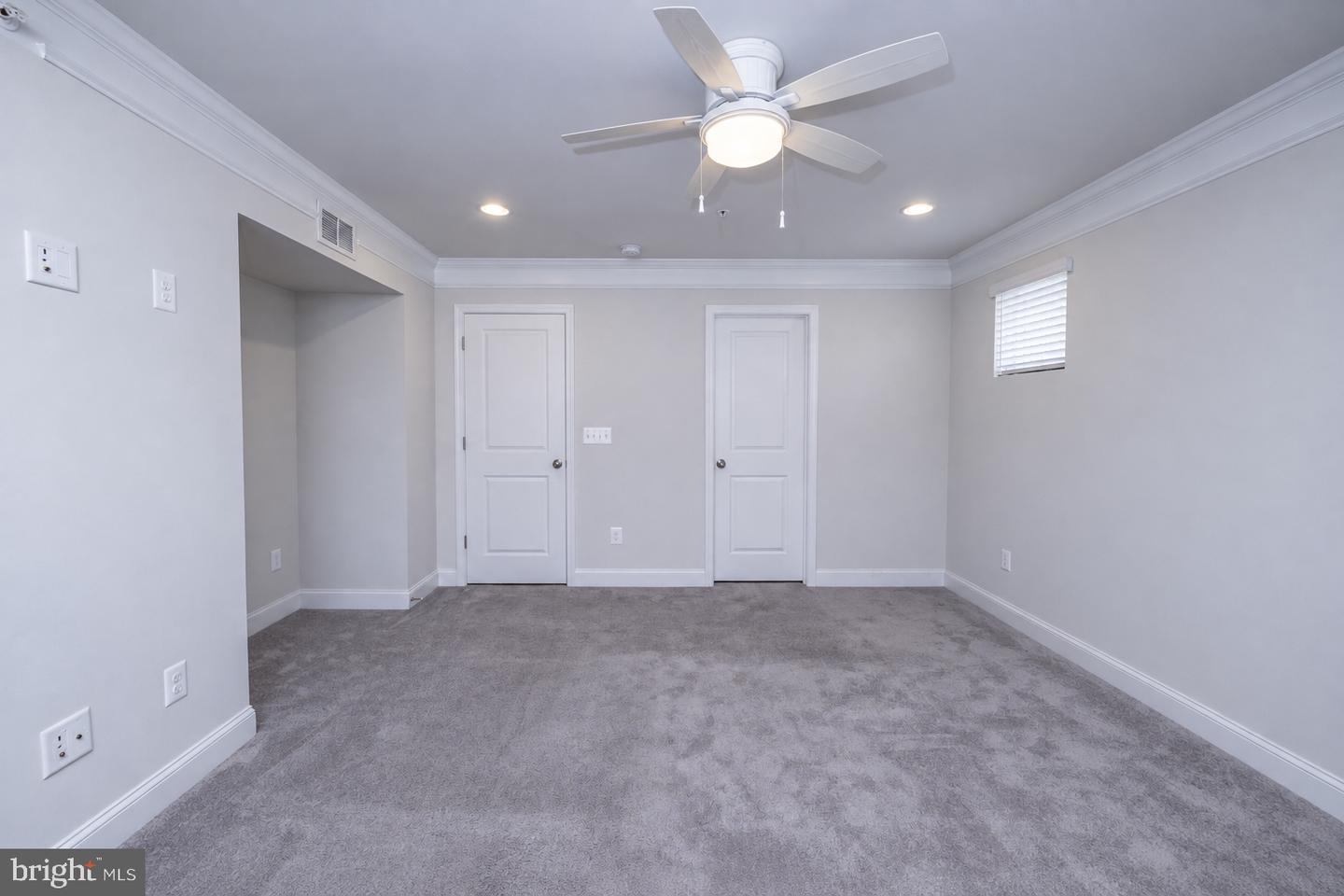 7155 Macon St Property Photo 25