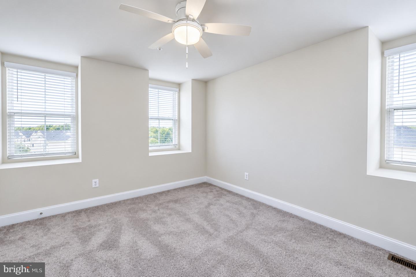 7155 Macon St Property Photo 30