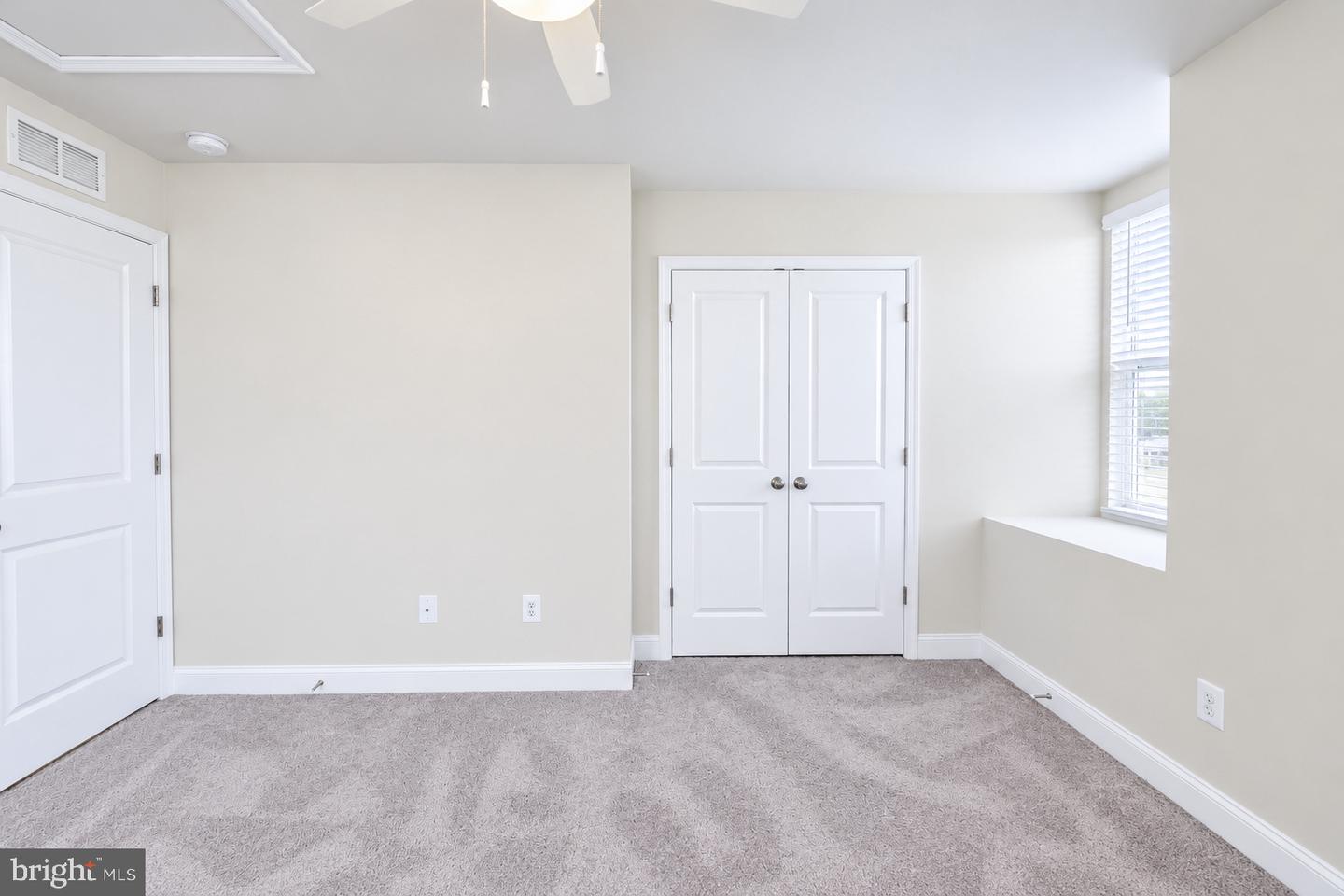 7155 Macon St Property Photo 32