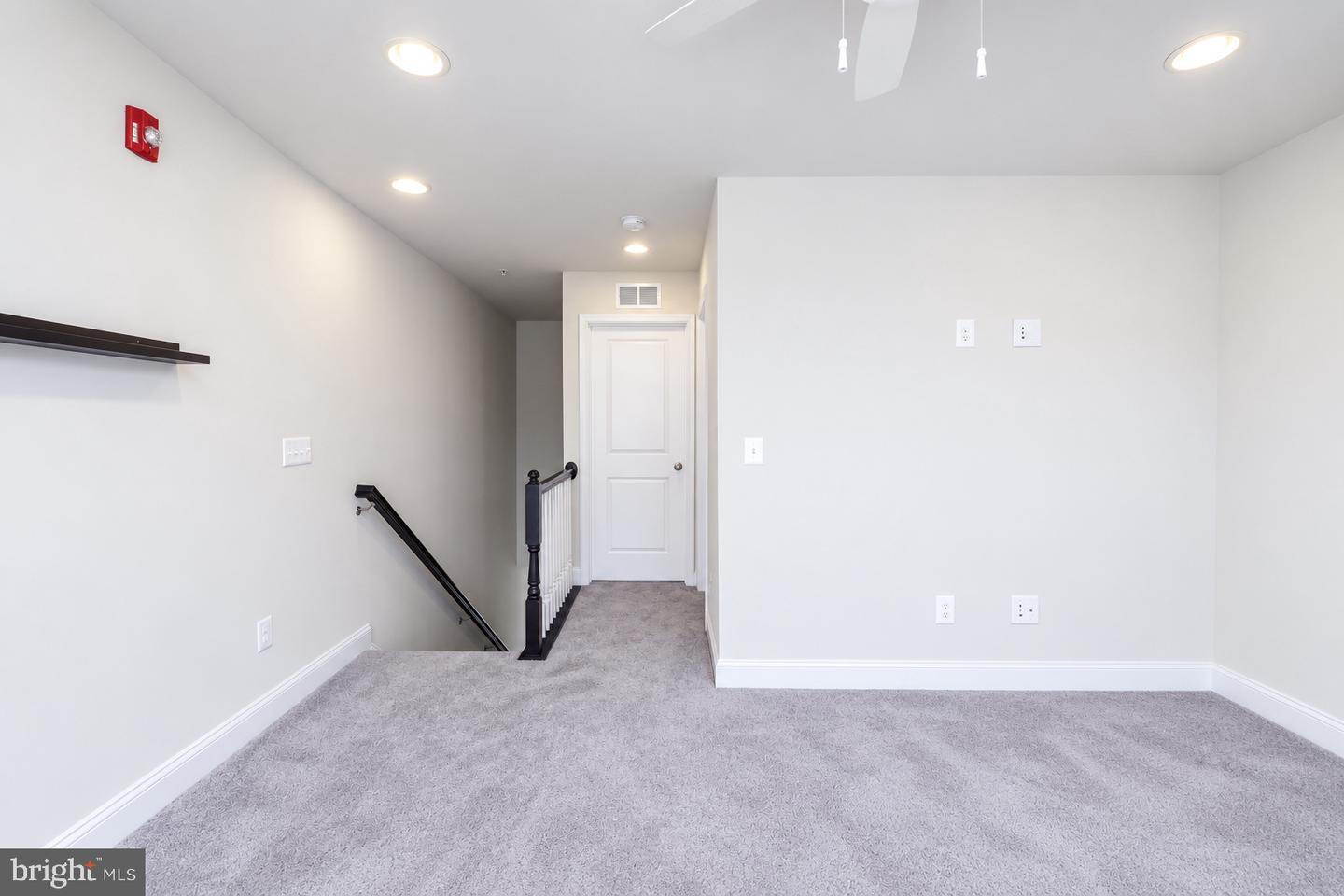 7155 Macon St Property Photo 34