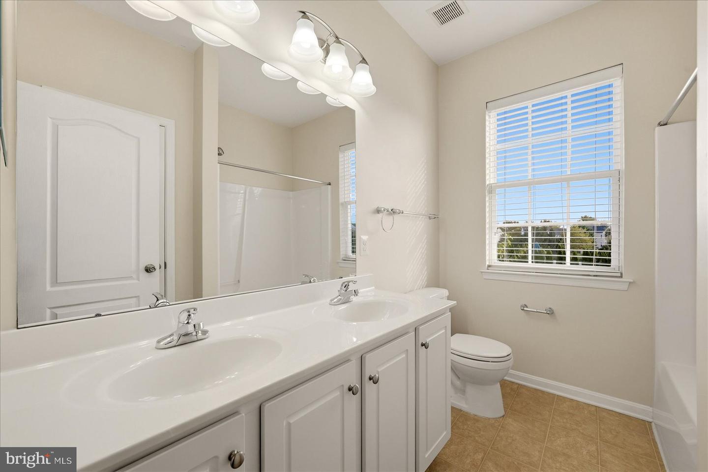 1920 Moran Dr Property Photo 11