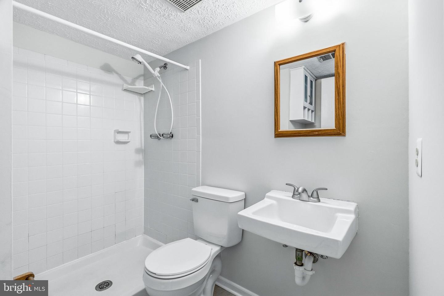 1807 Rustic Hill Ct Property Photo 27