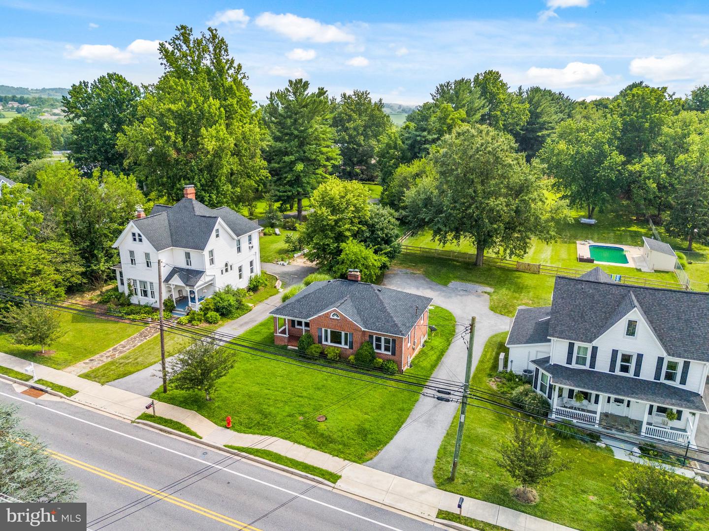 708 E Main St Property Photo 35