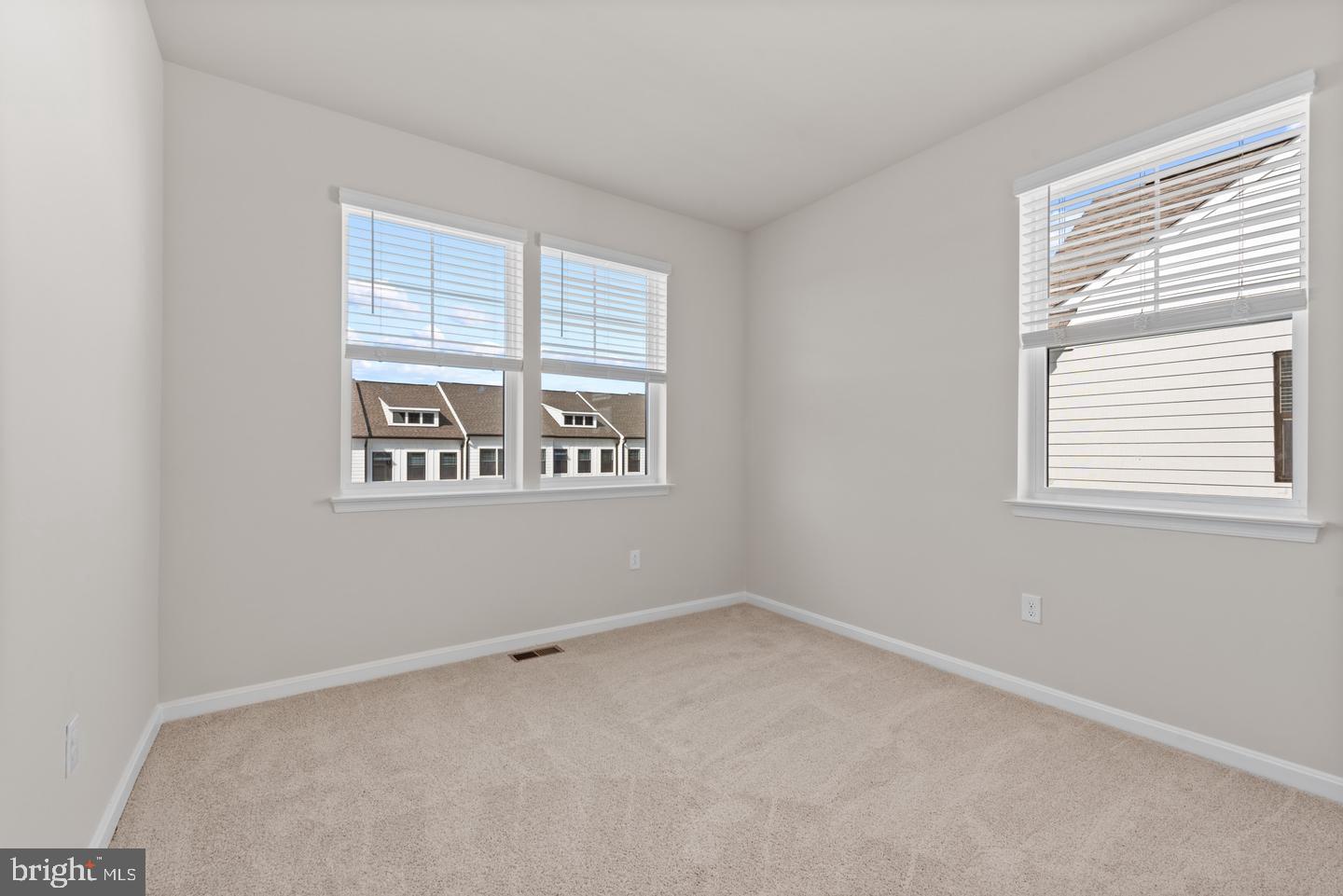 375 Ensemble Way Property Photo 25