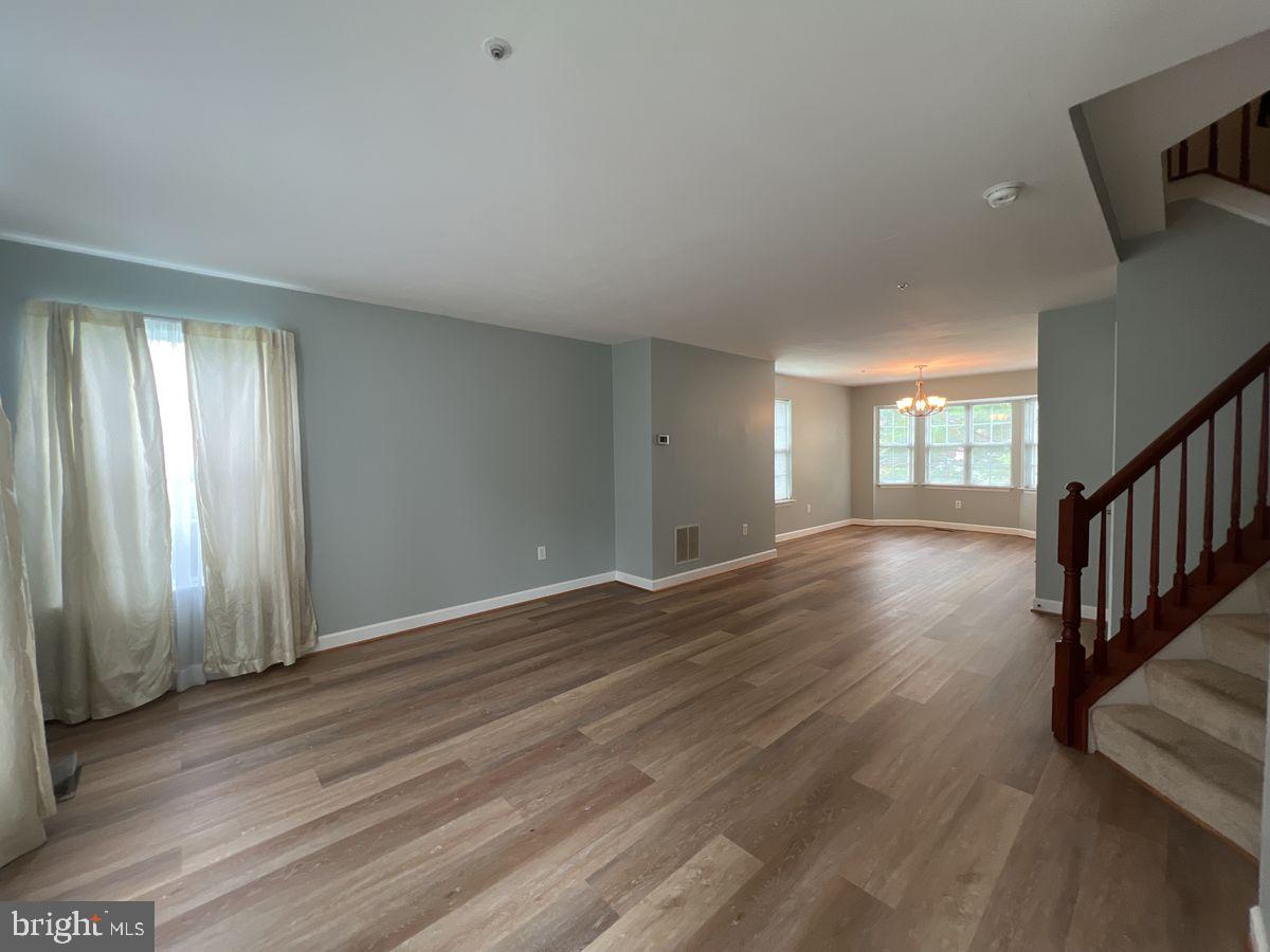 6402 View Point Ct Property Photo 3