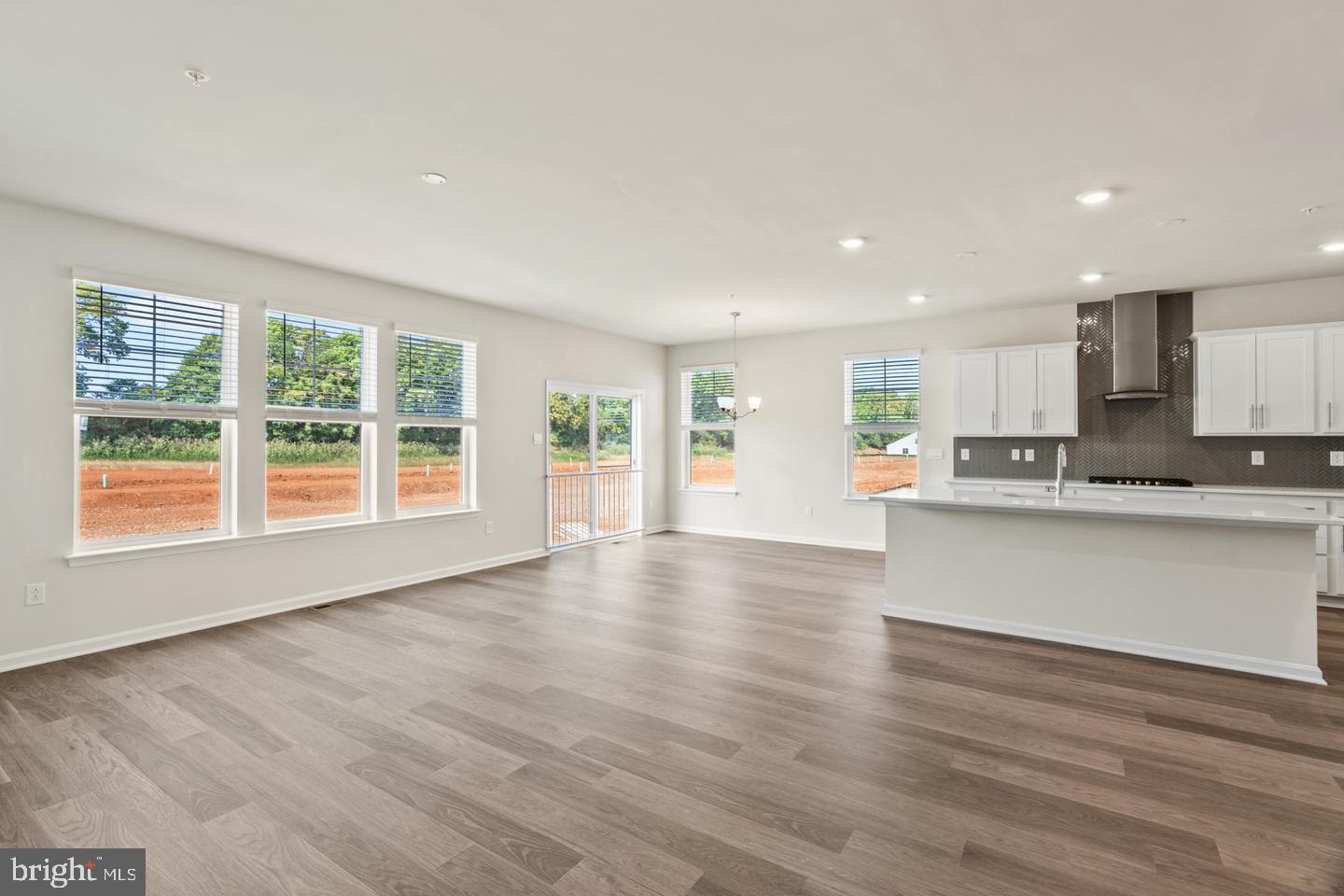 466 Ensemble Way Property Photo 5