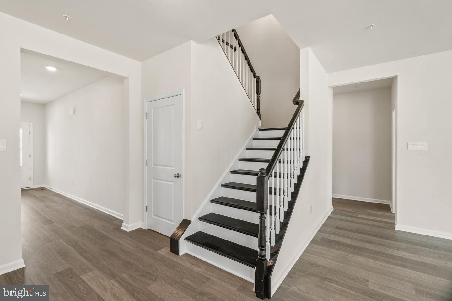 466 Ensemble Way Property Photo 8