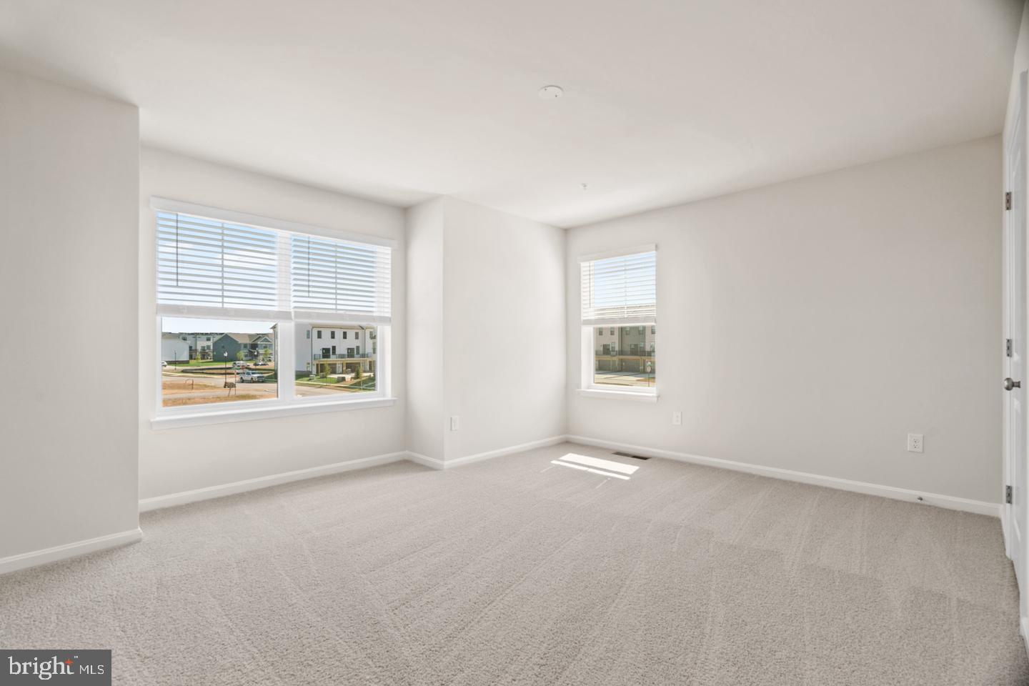 466 Ensemble Way Property Photo 16