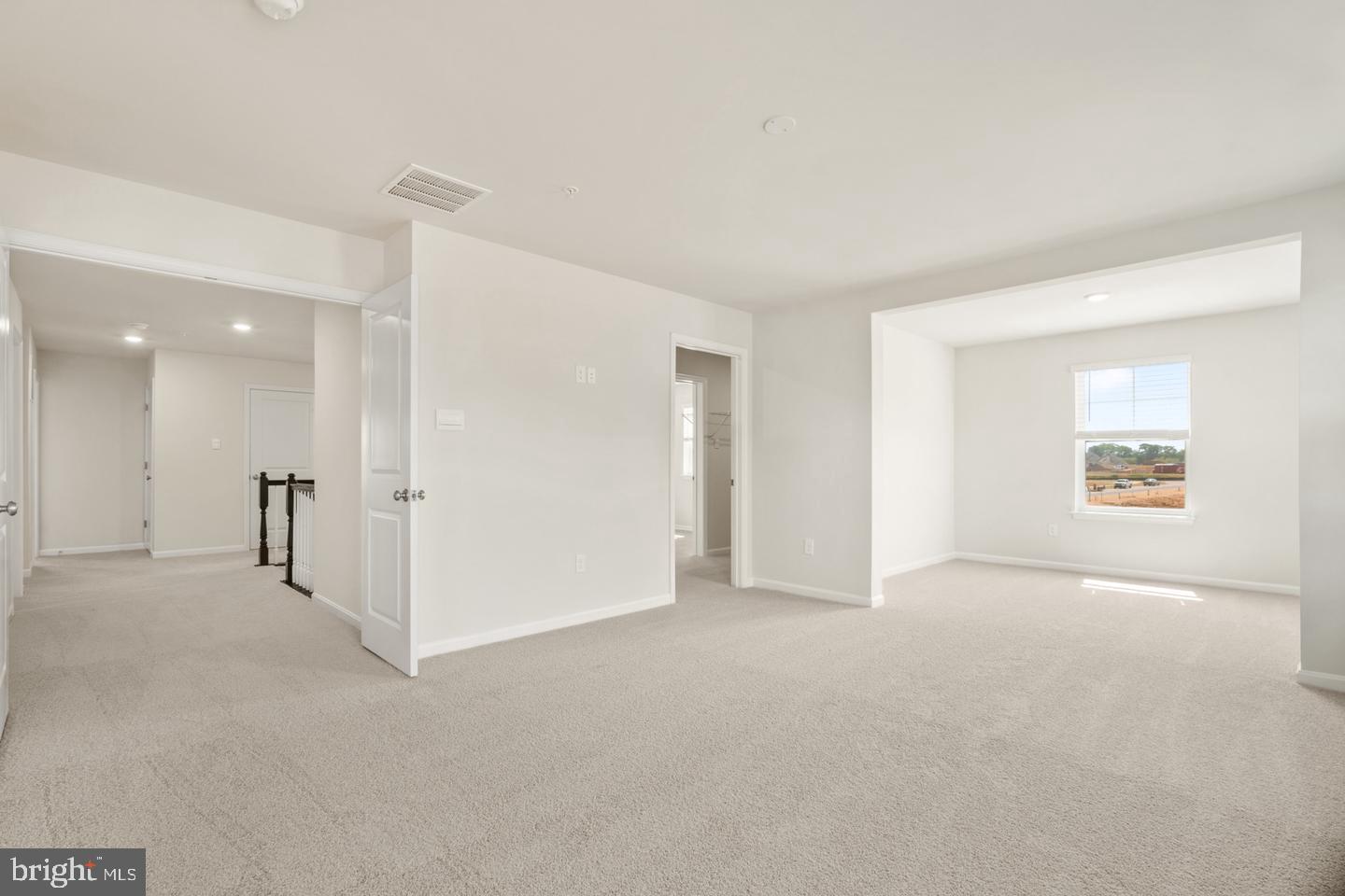 466 Ensemble Way Property Photo 54