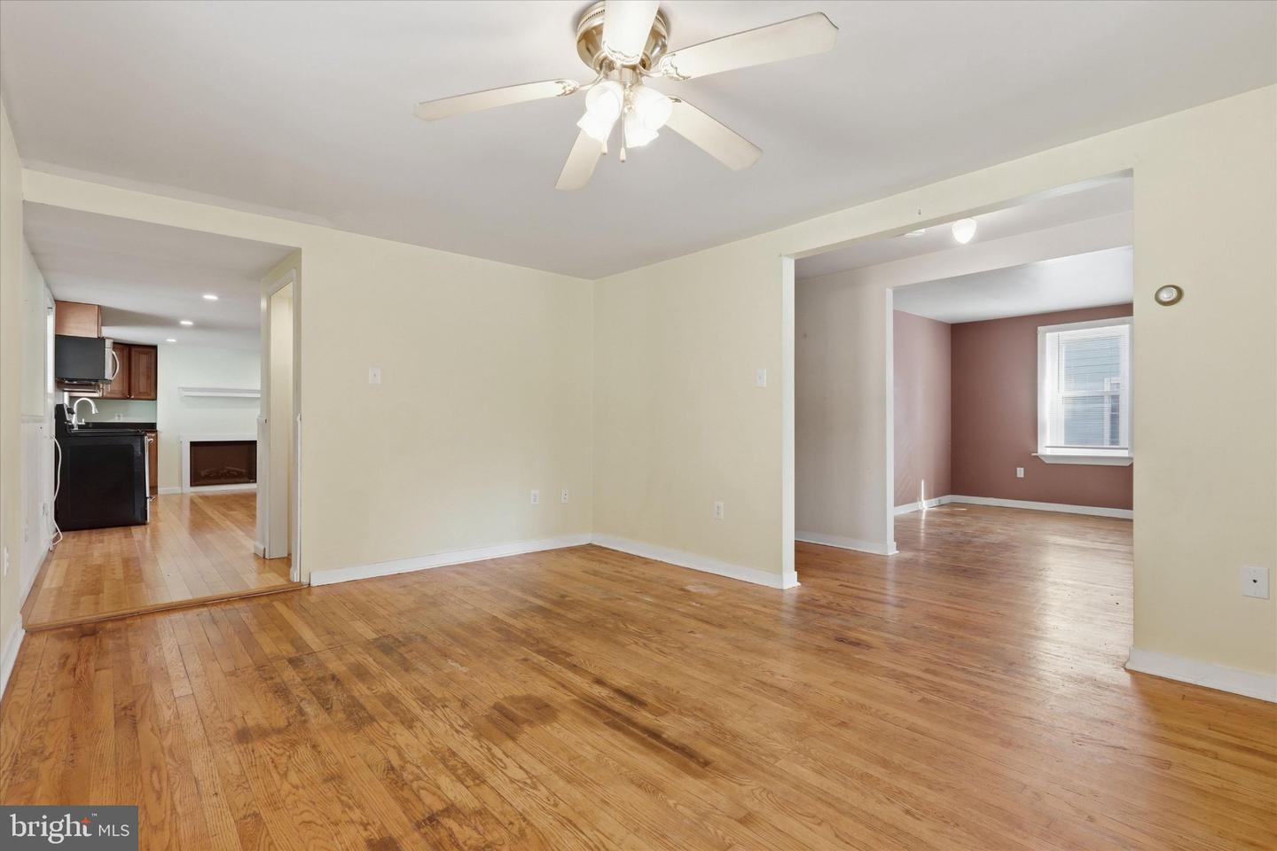 115 W Main St Property Photo 3