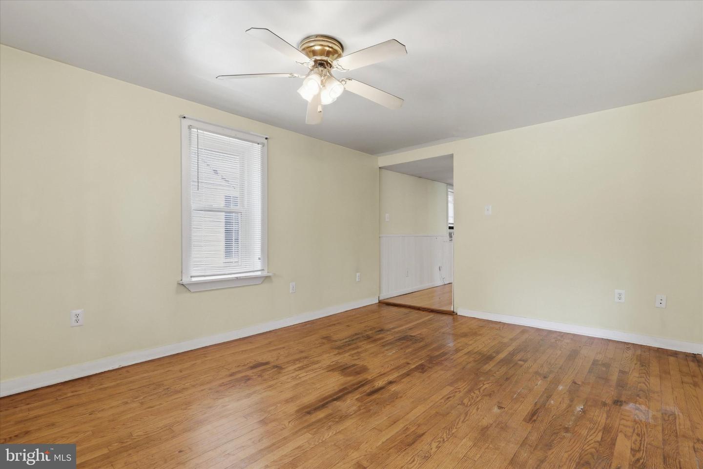 115 W Main St Property Photo 18
