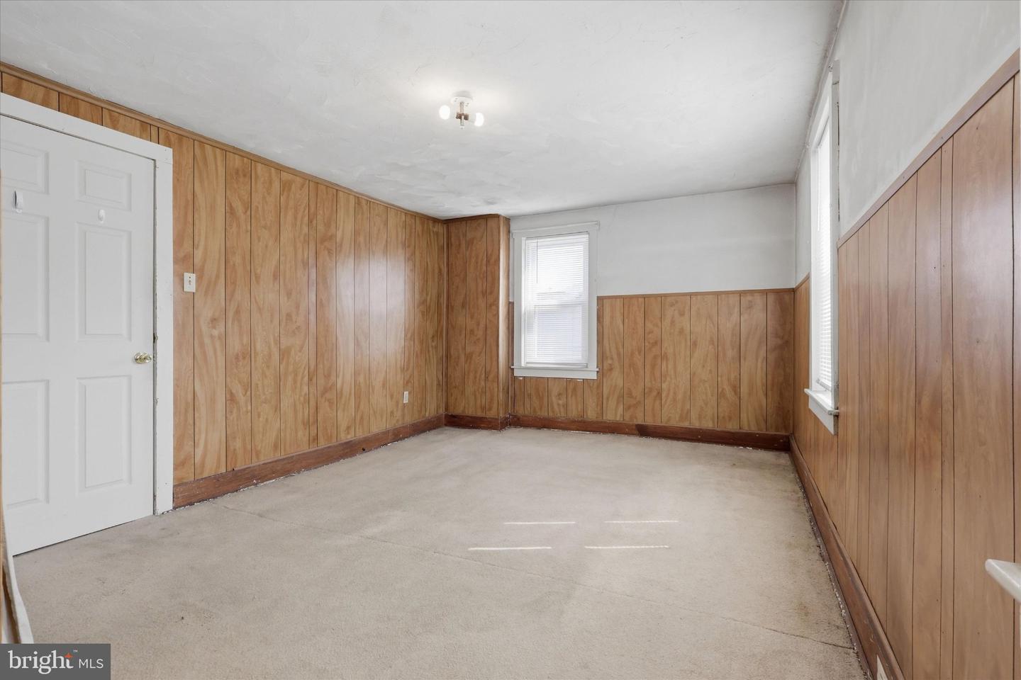 115 W Main St Property Photo 23