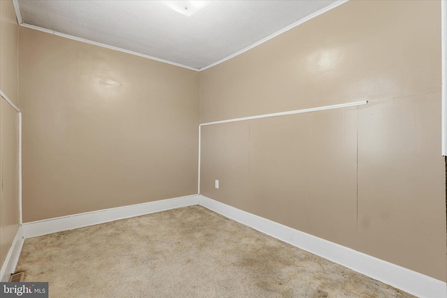 115 W Main St Property Photo 25