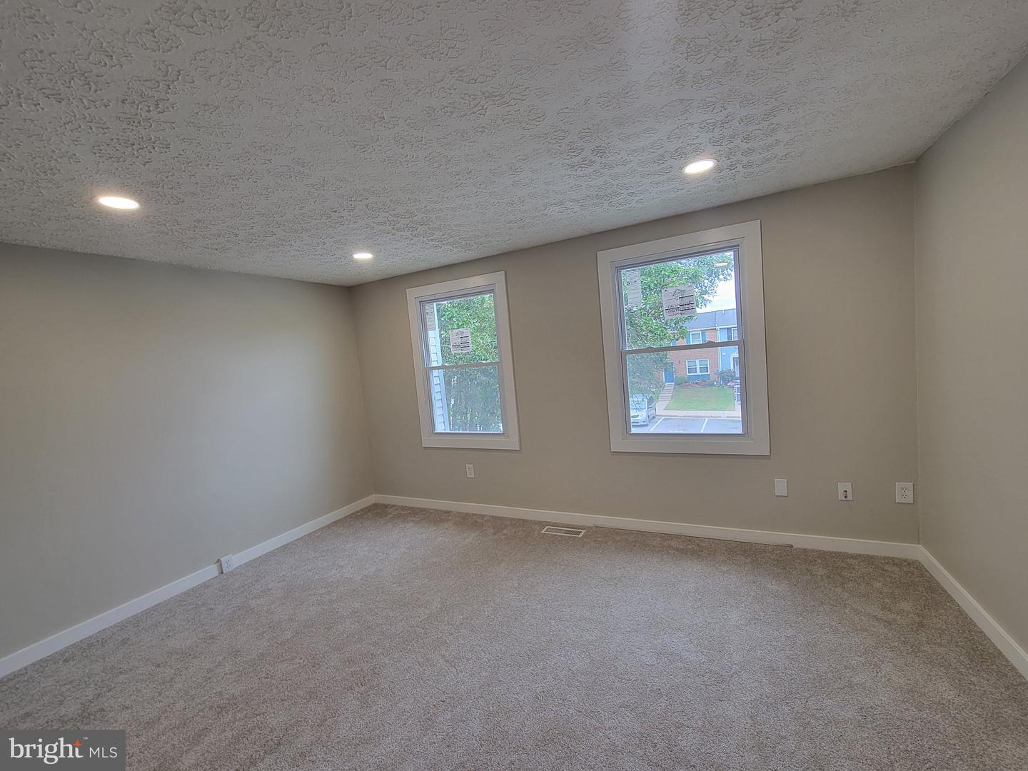 246 Canfield Ter Property Photo 7