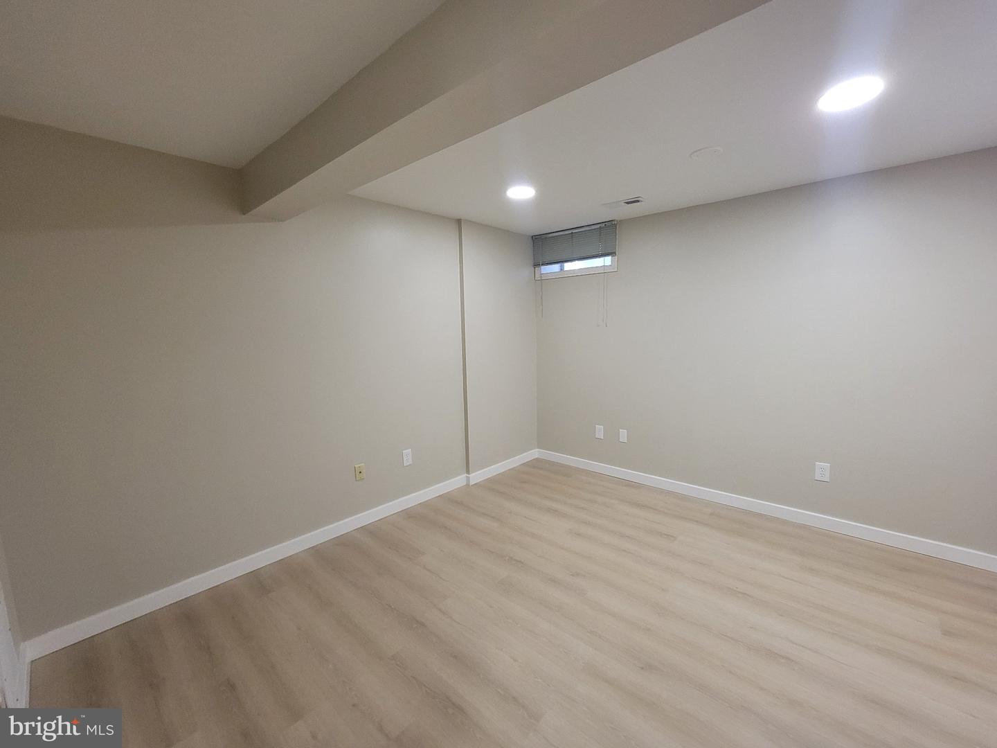 246 Canfield Ter Property Photo 12