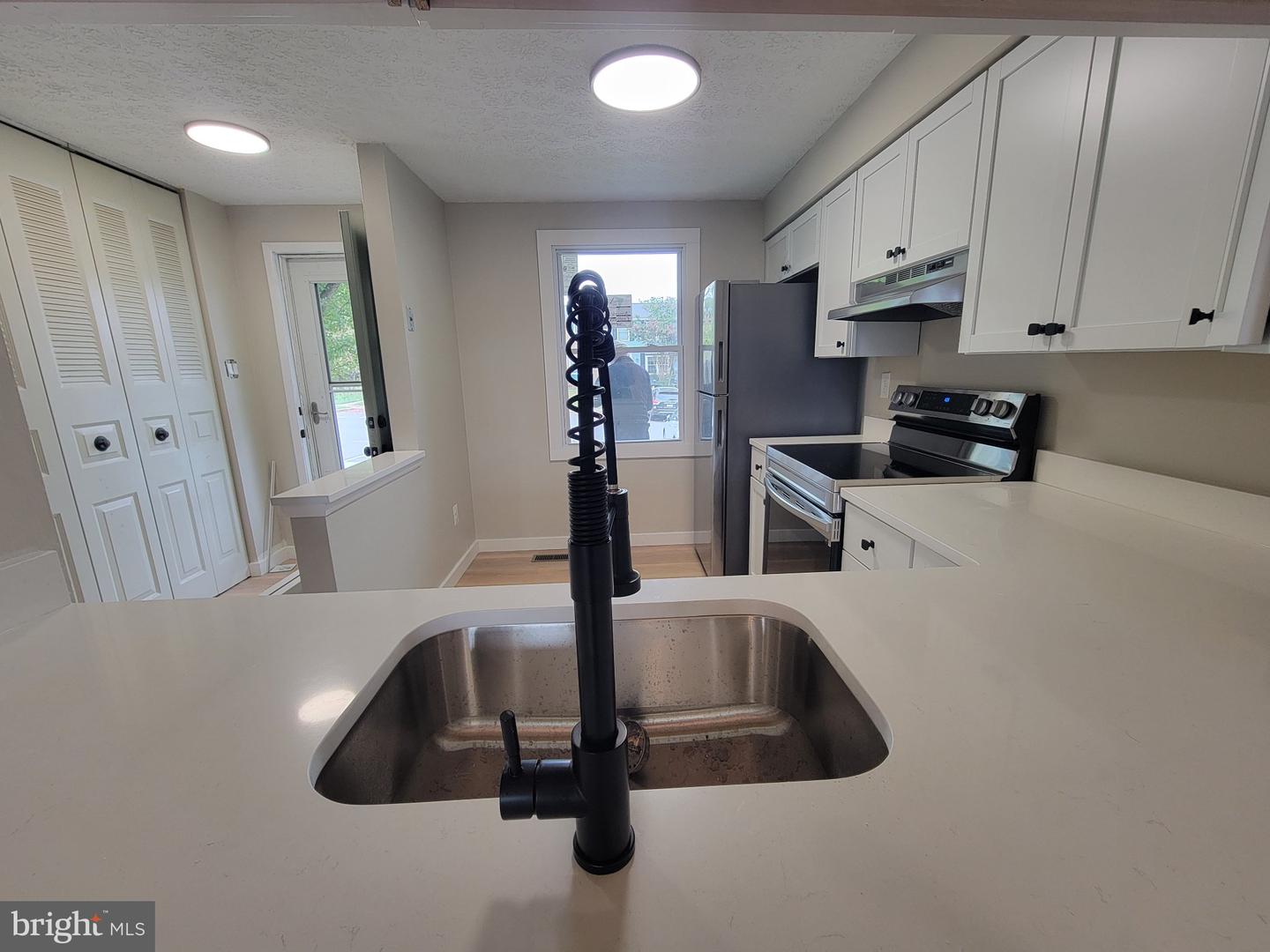 246 Canfield Ter Property Photo 16