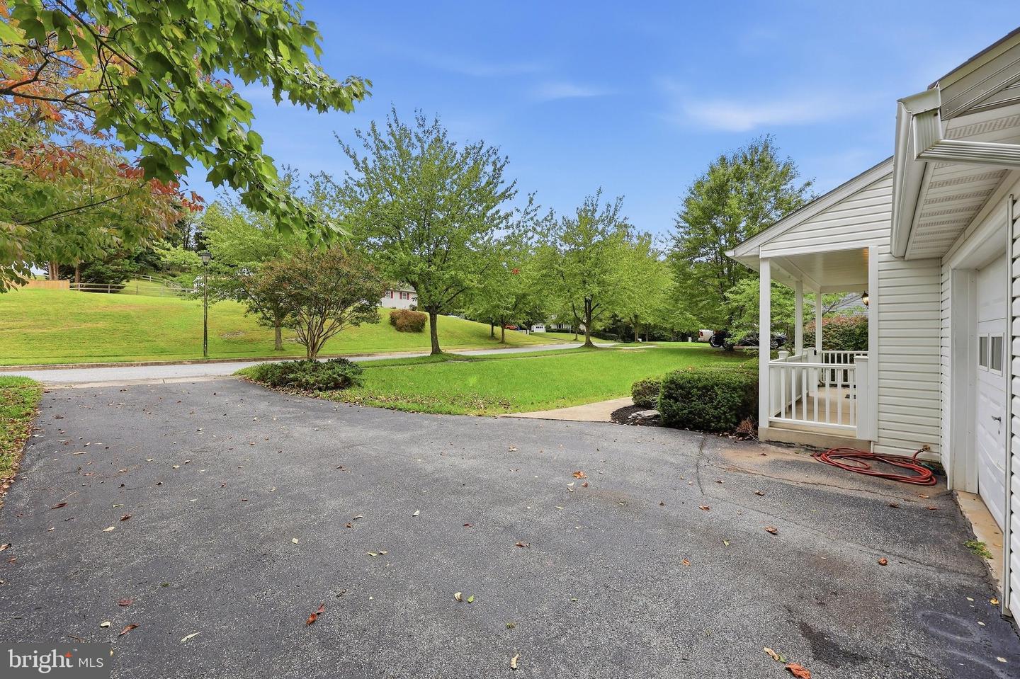 908 Winding Way Property Photo 7