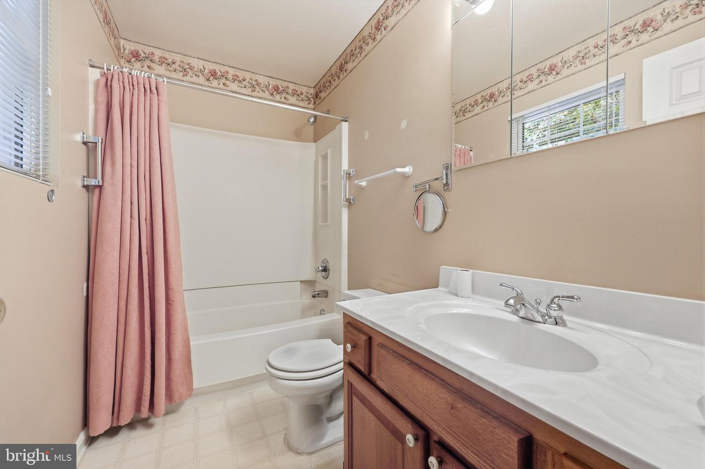 908 Winding Way Property Photo 37
