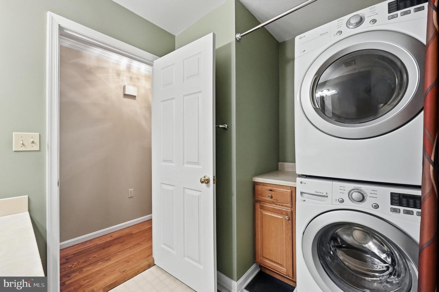 908 Winding Way Property Photo 45