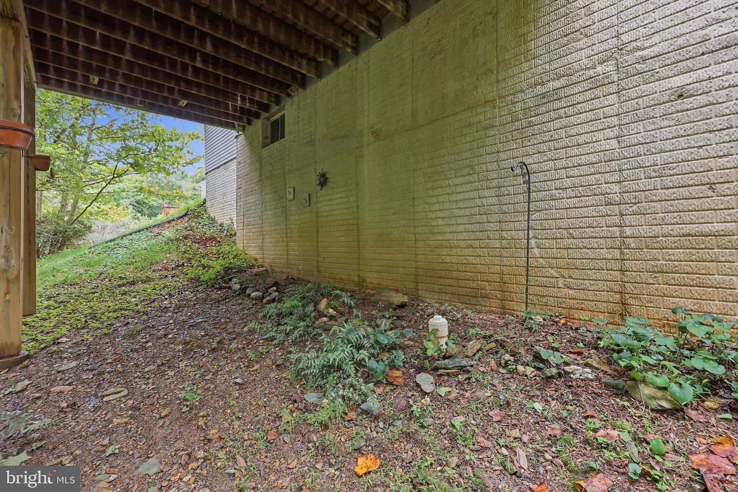 908 Winding Way Property Photo 49