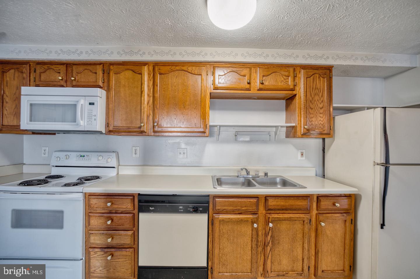 619 Himes Ave #101 Property Photo 10