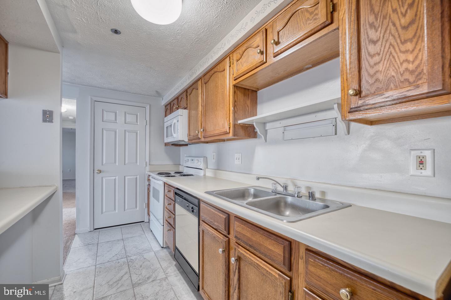 619 Himes Ave #101 Property Photo 12