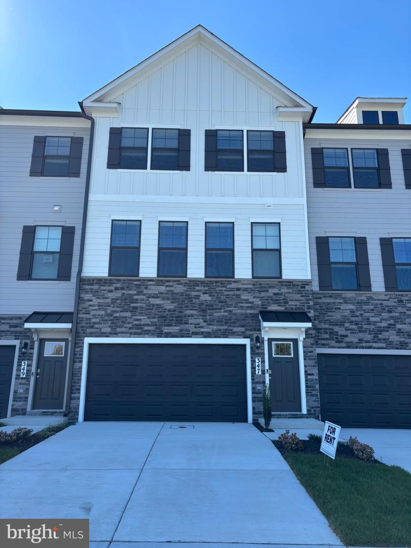 347 Ensemble Way Property Photo 1