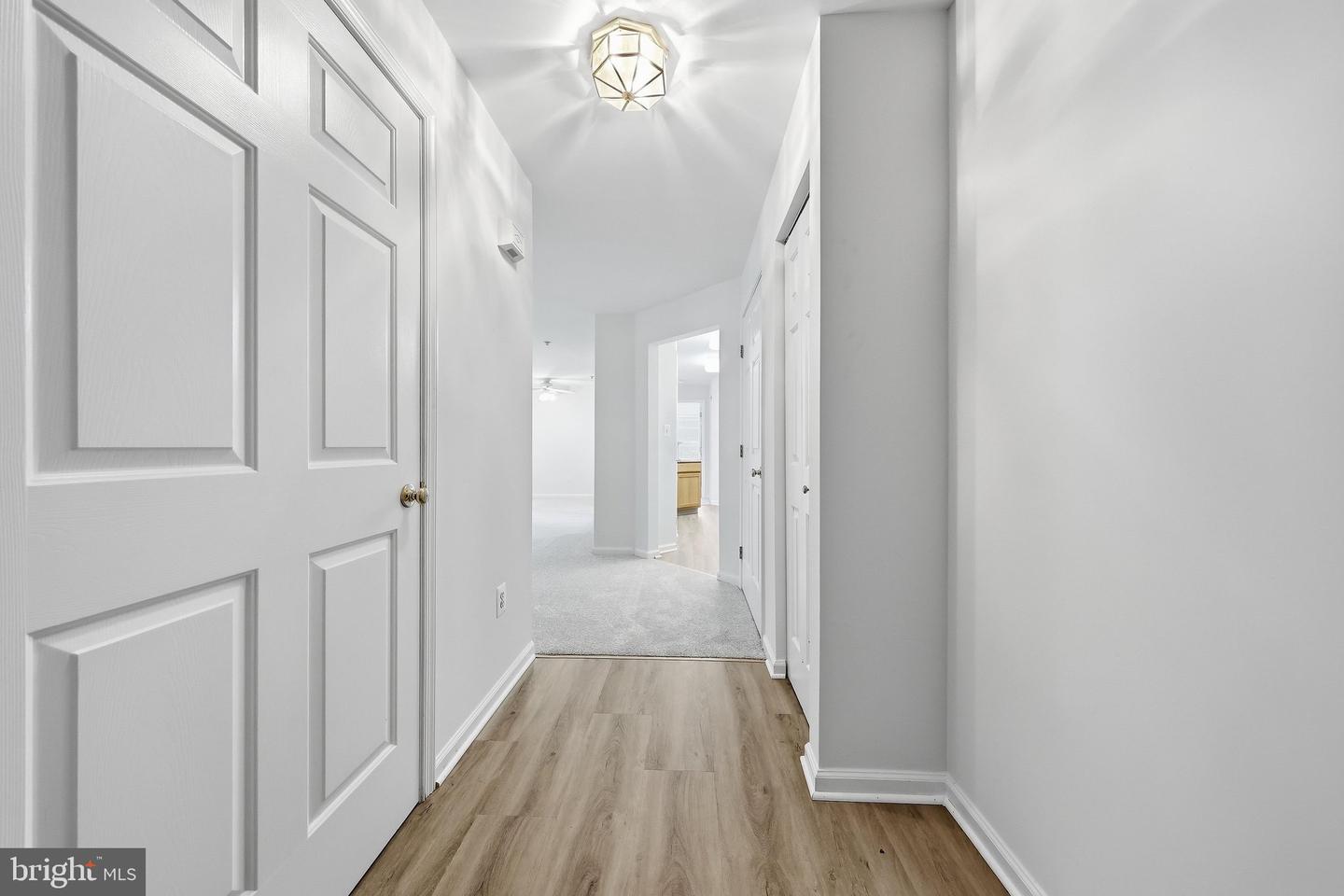 502 Bradley Ct #5g Property Photo 3