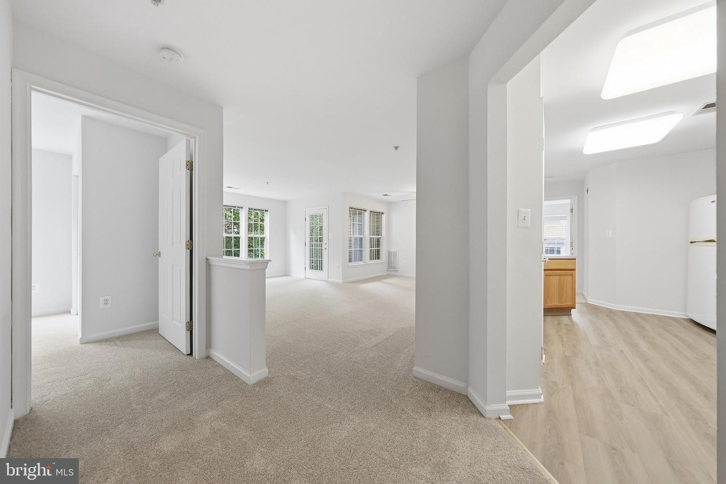 502 Bradley Ct #5g Property Photo 4