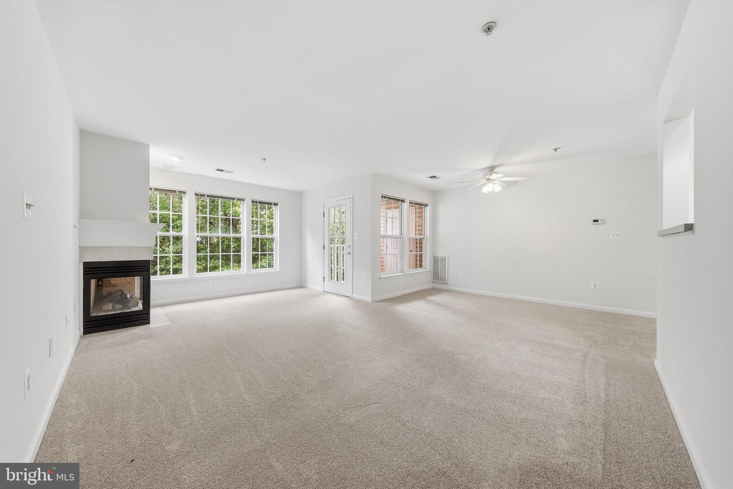502 Bradley Ct #5g Property Photo 5