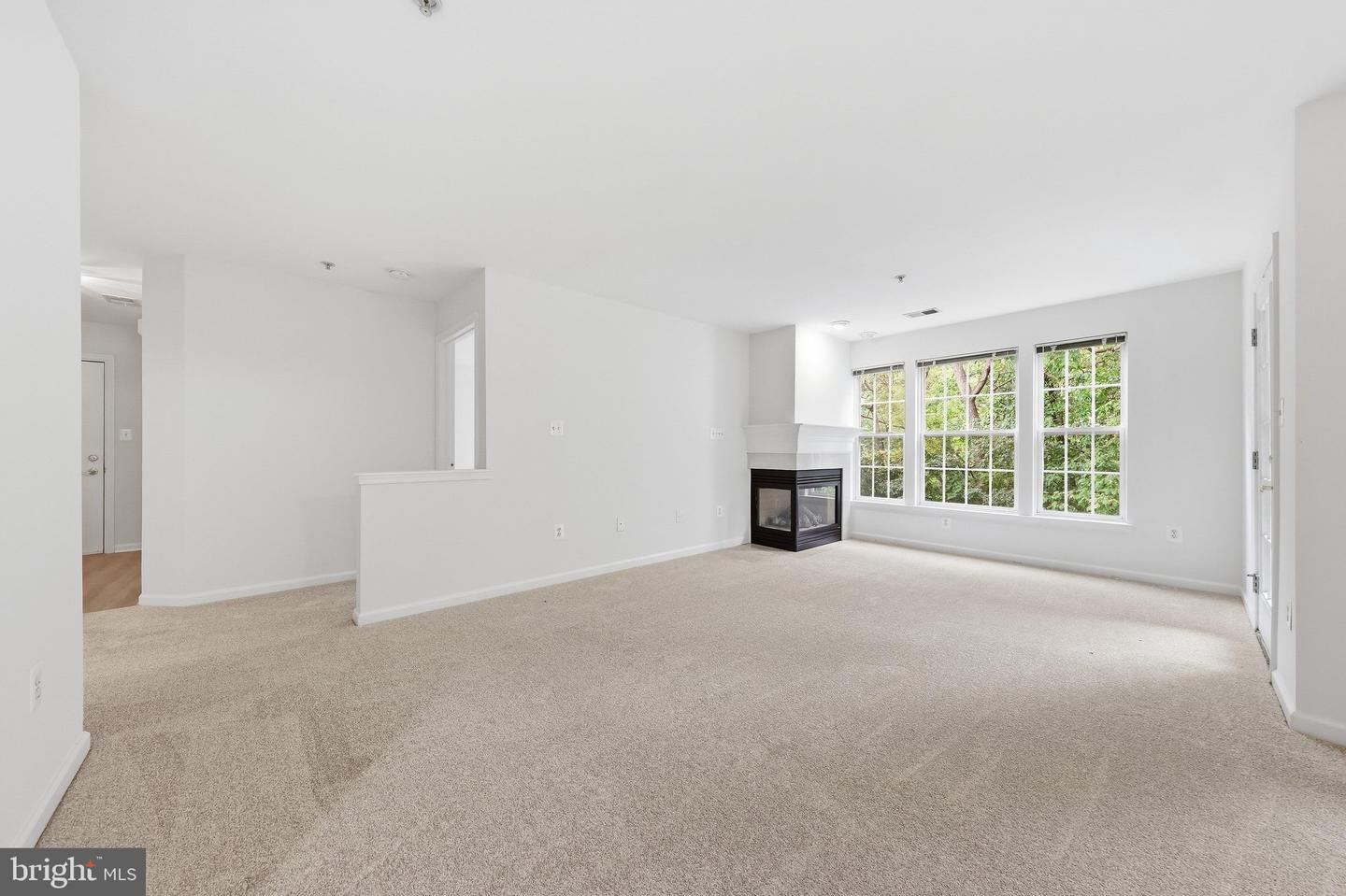 502 Bradley Ct #5g Property Photo 9