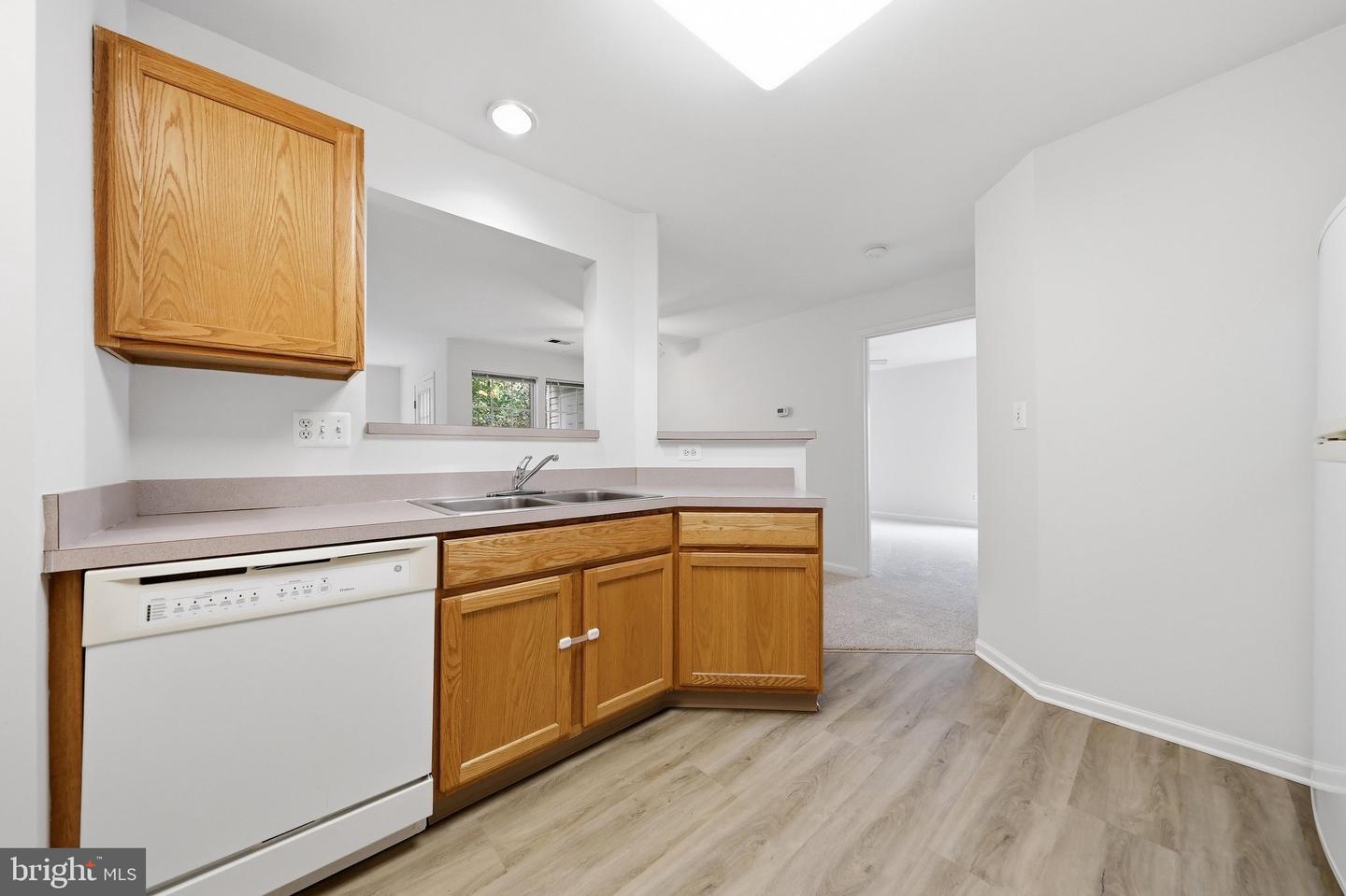 502 Bradley Ct #5g Property Photo 16
