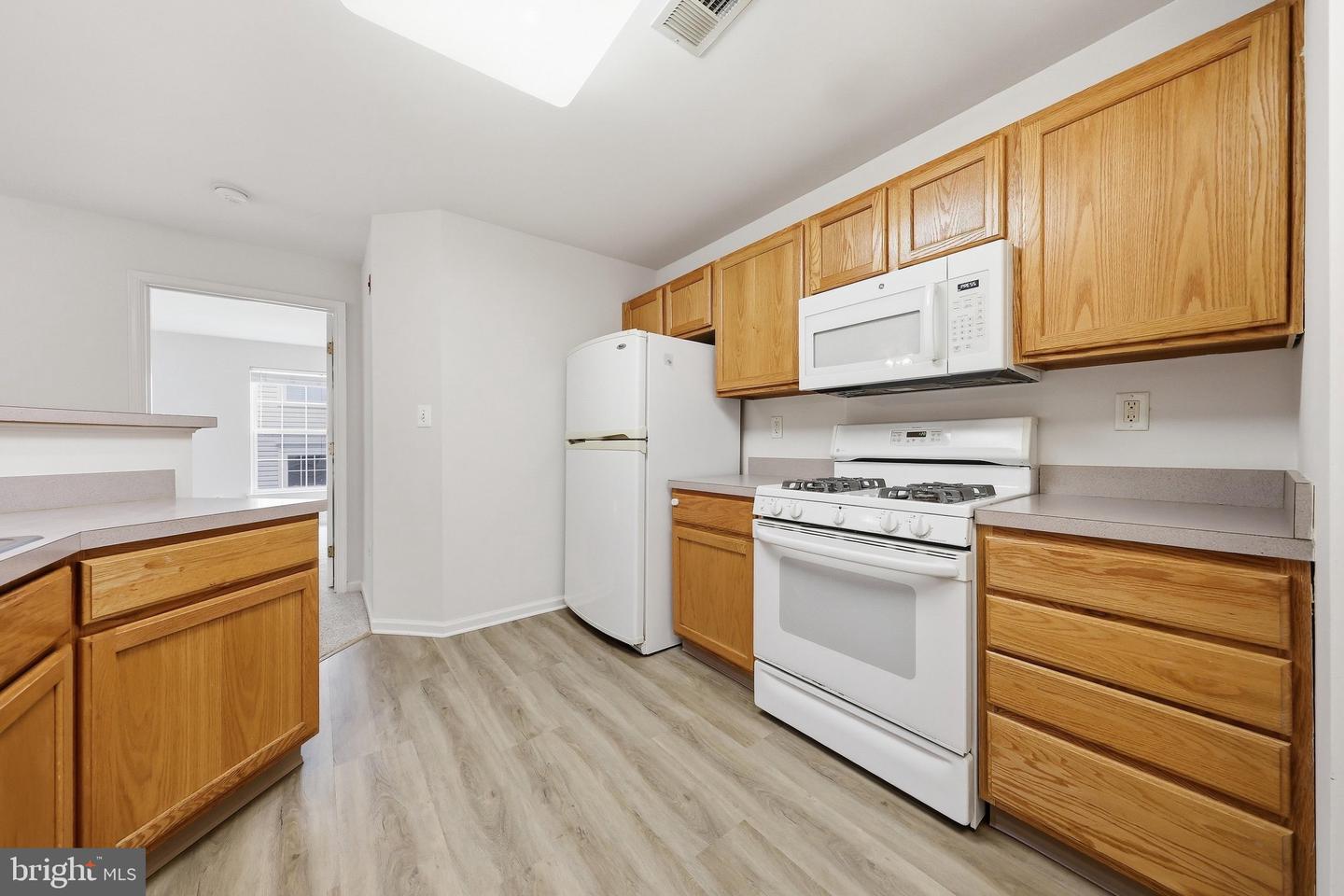 502 Bradley Ct #5g Property Photo 17