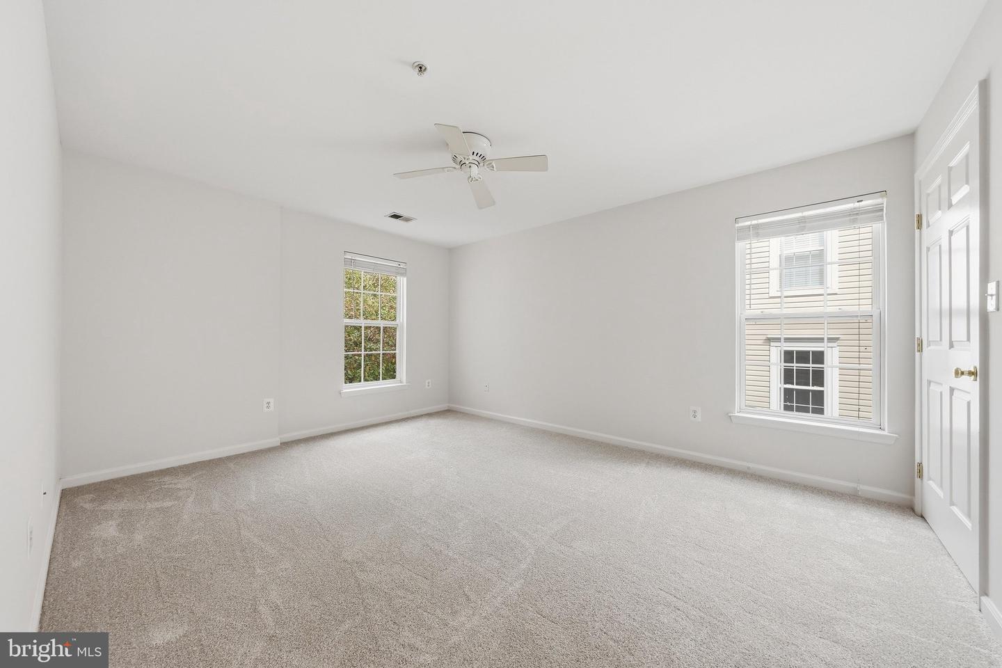 502 Bradley Ct #5g Property Photo 23