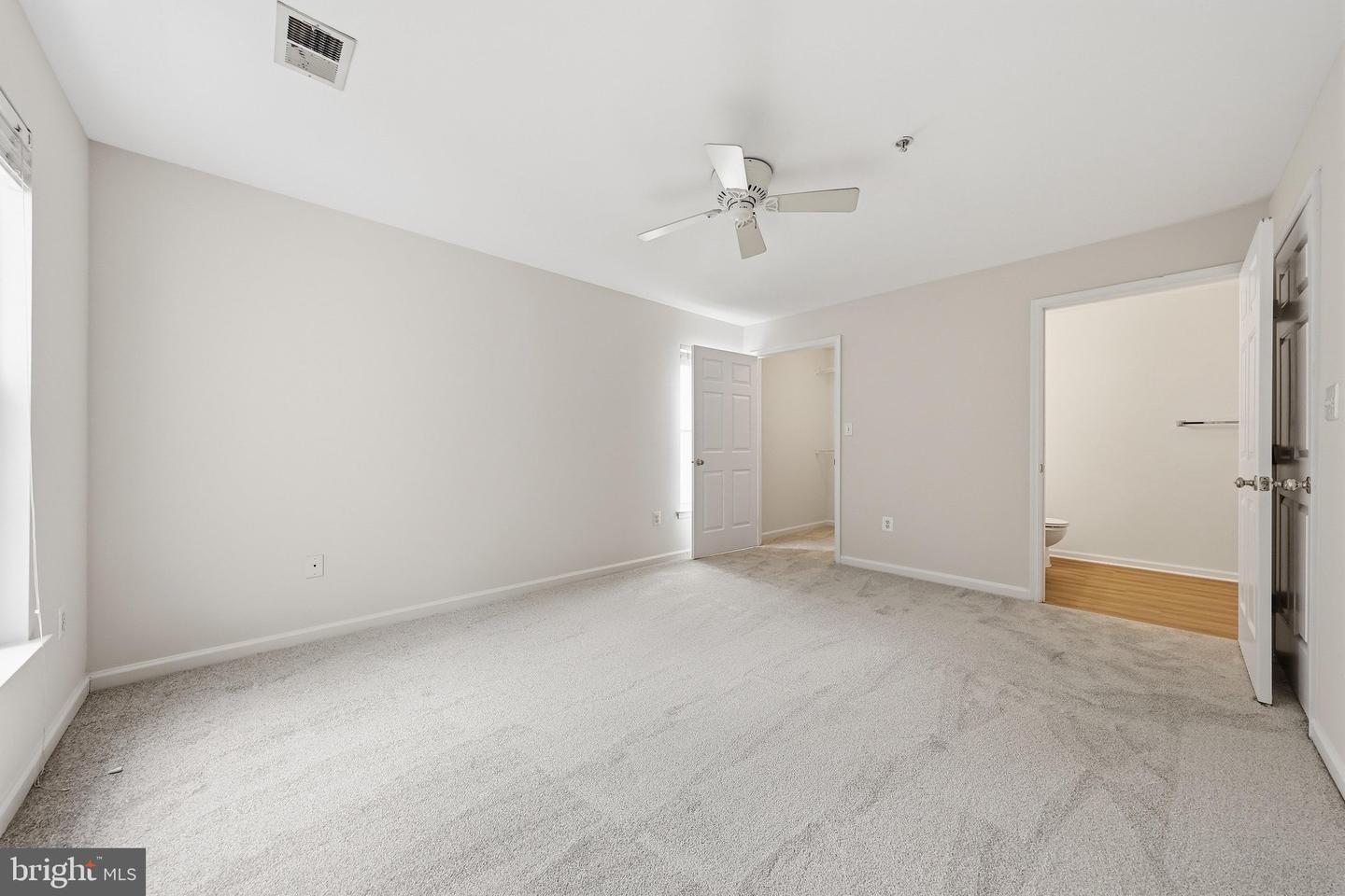 502 Bradley Ct #5g Property Photo 26