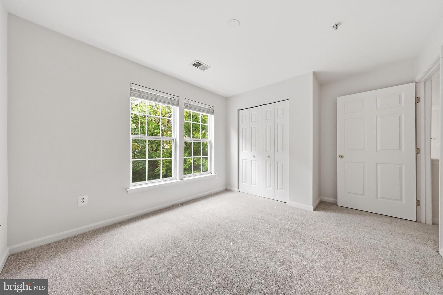502 Bradley Ct #5g Property Photo 31