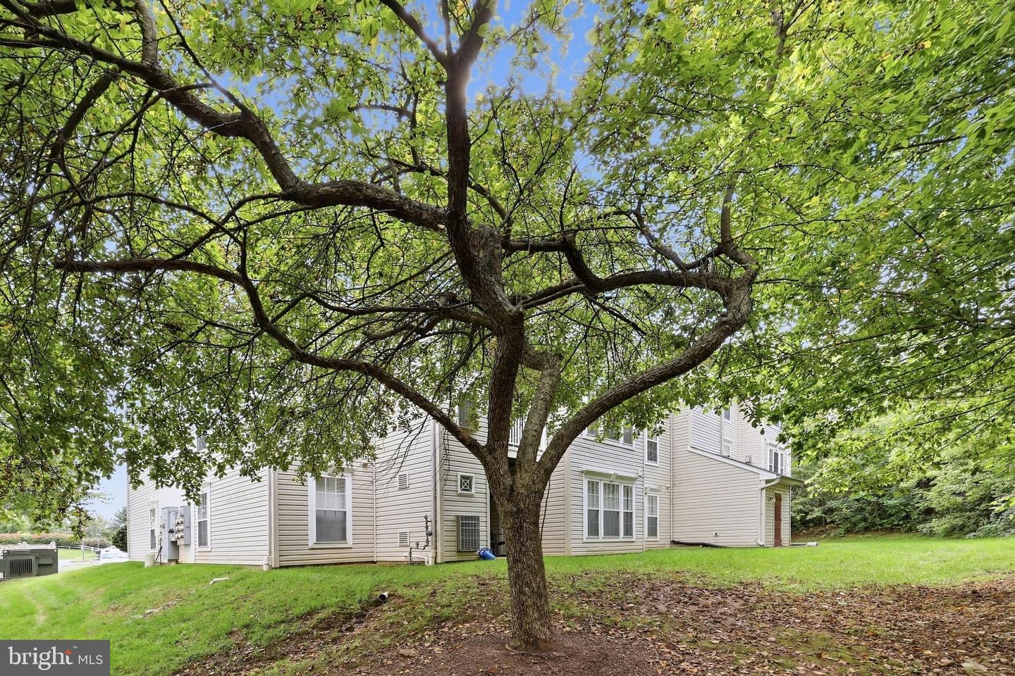 502 Bradley Ct #5g Property Photo 45