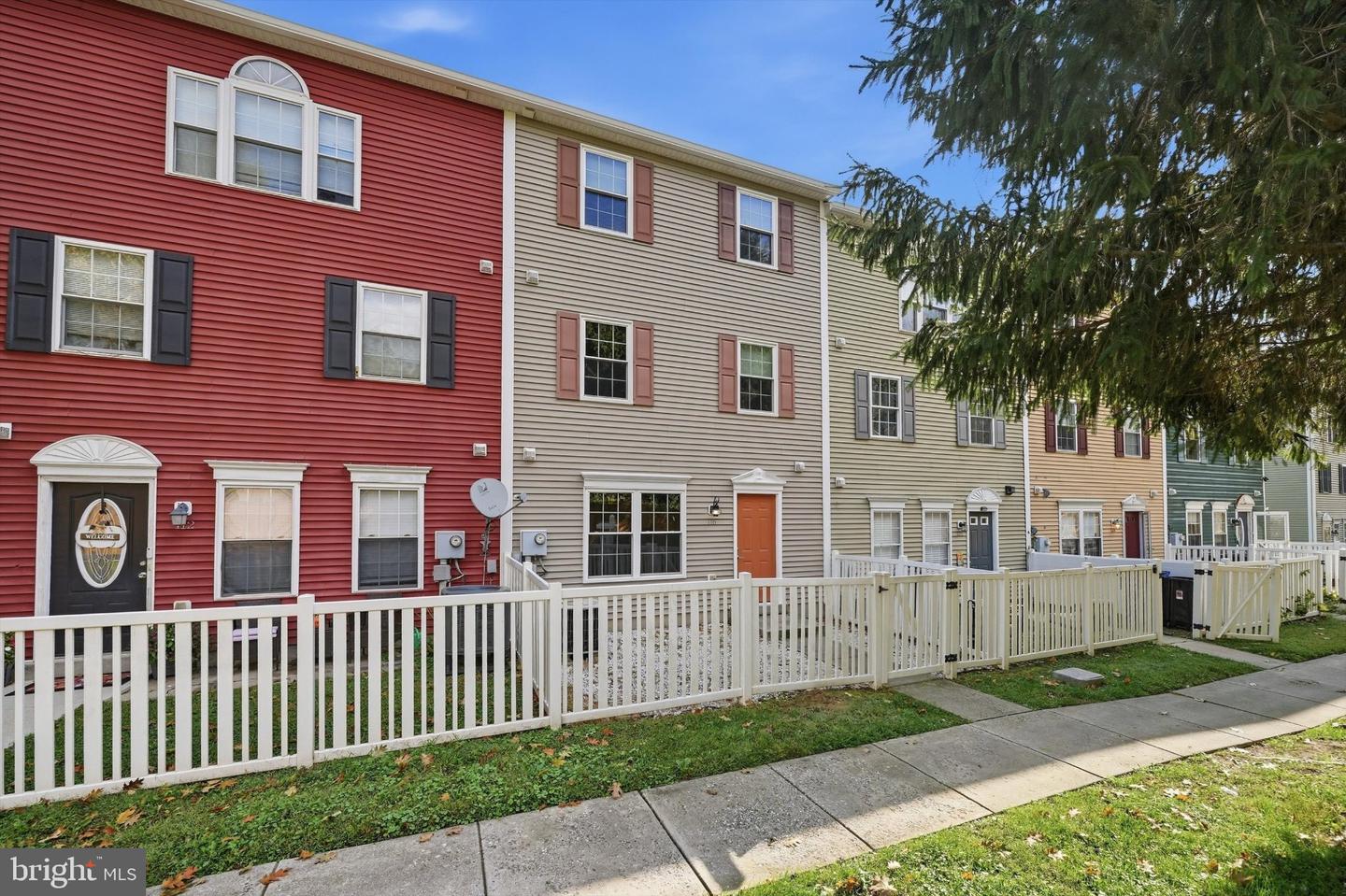 116 N ALTAMONT AVE N #116 Property Photo 1