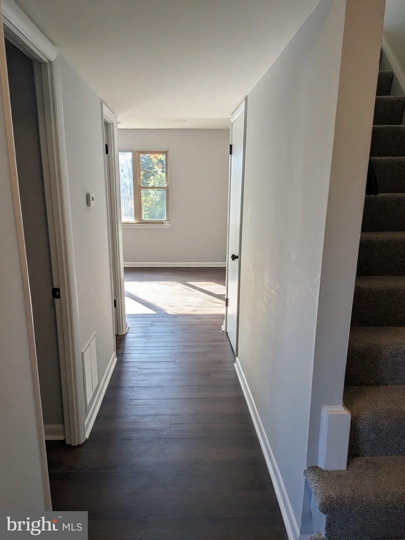 8813 Whimsey Ct Property Photo 6