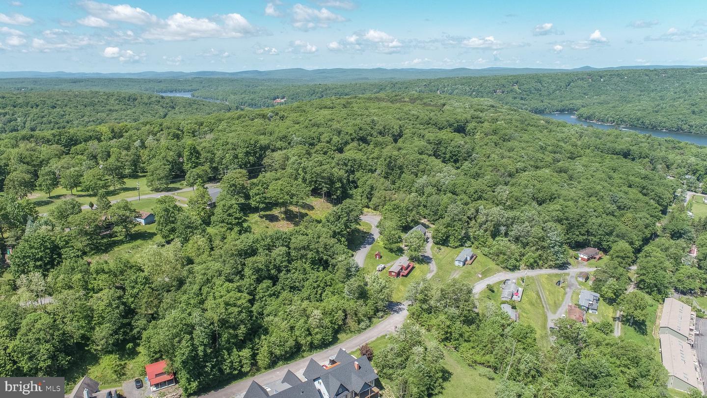 2 Overlook Ridge Dr Property Photo 3