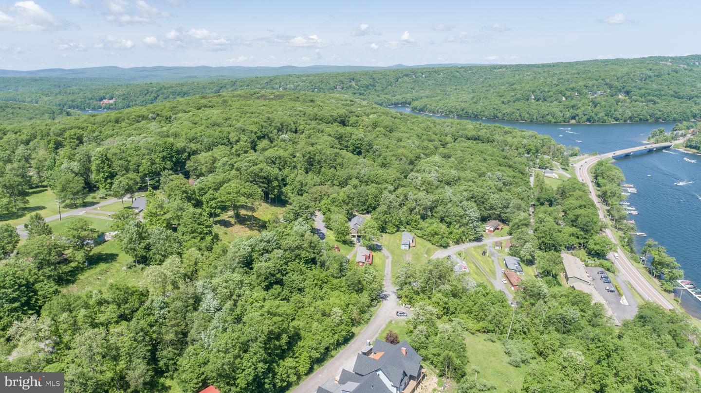 2 Overlook Ridge Dr Property Photo 4