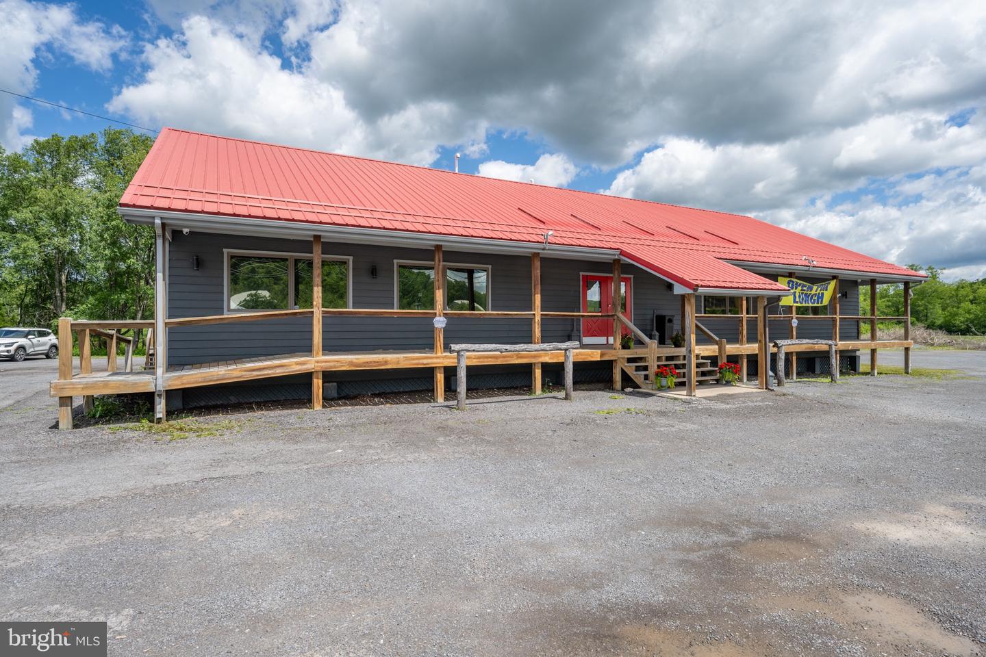 1527 Maryland Highway Property Photo 1