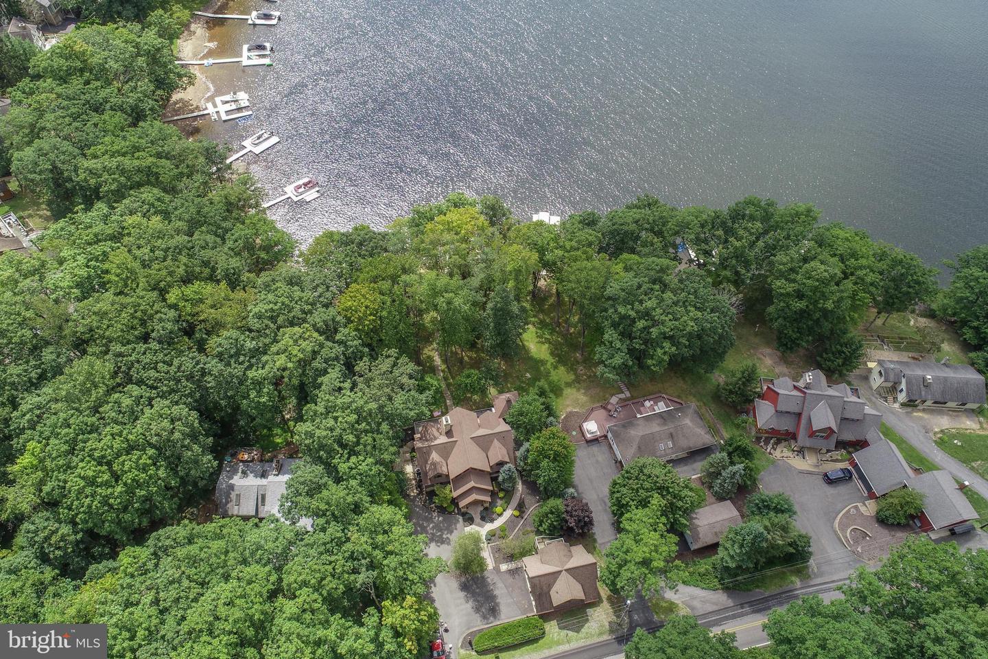 1931 Lake Shore Dr Property Photo 8